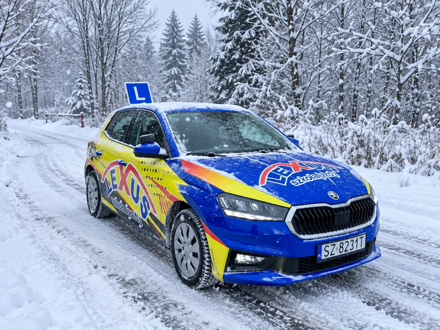 Nauka jazdy w zimowych warunkach – samochód LEXUS